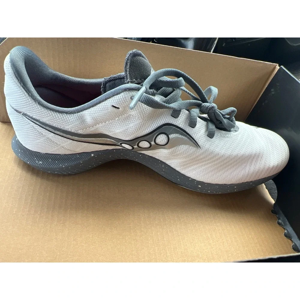 Saucony velocity MP Mens Track Field Spikes Black Silver Sprinting Shoe